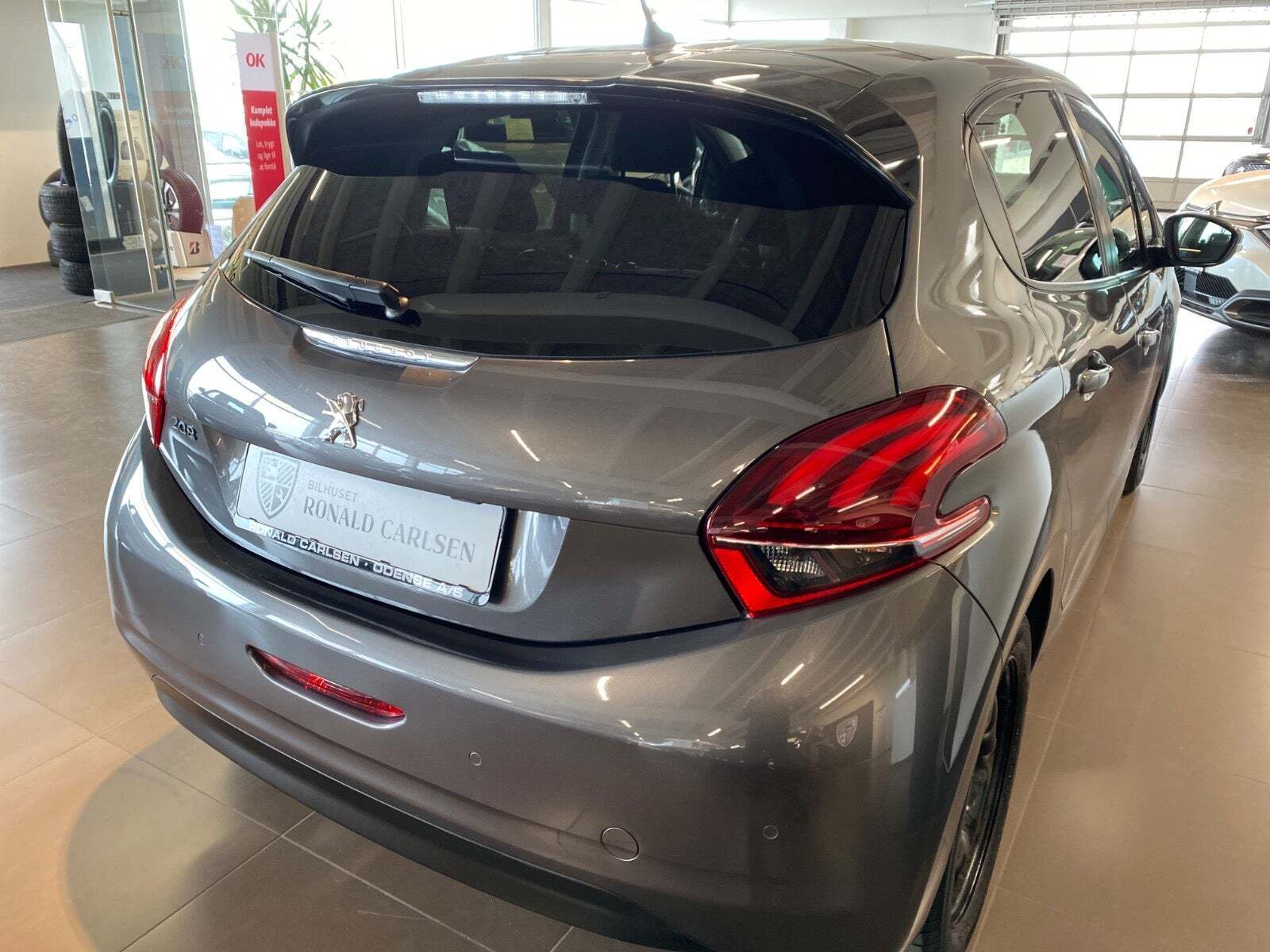 Peugeot 208 1,5 BlueHDi 100 Signature Sky