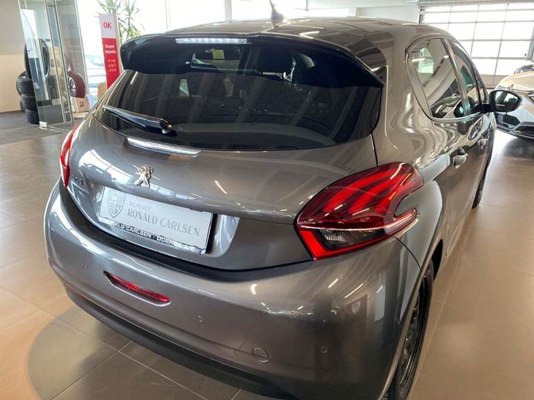 Peugeot 208 1,5 BlueHDi 100 Signature Sky