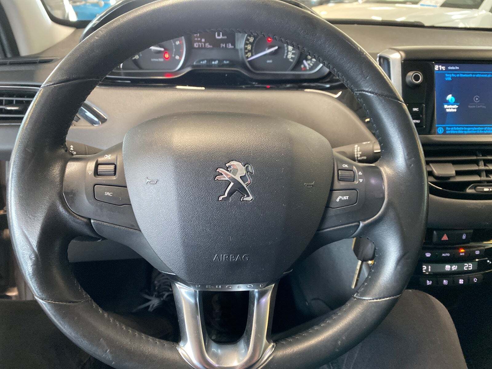 Grå Peugeot 208 fra 2019