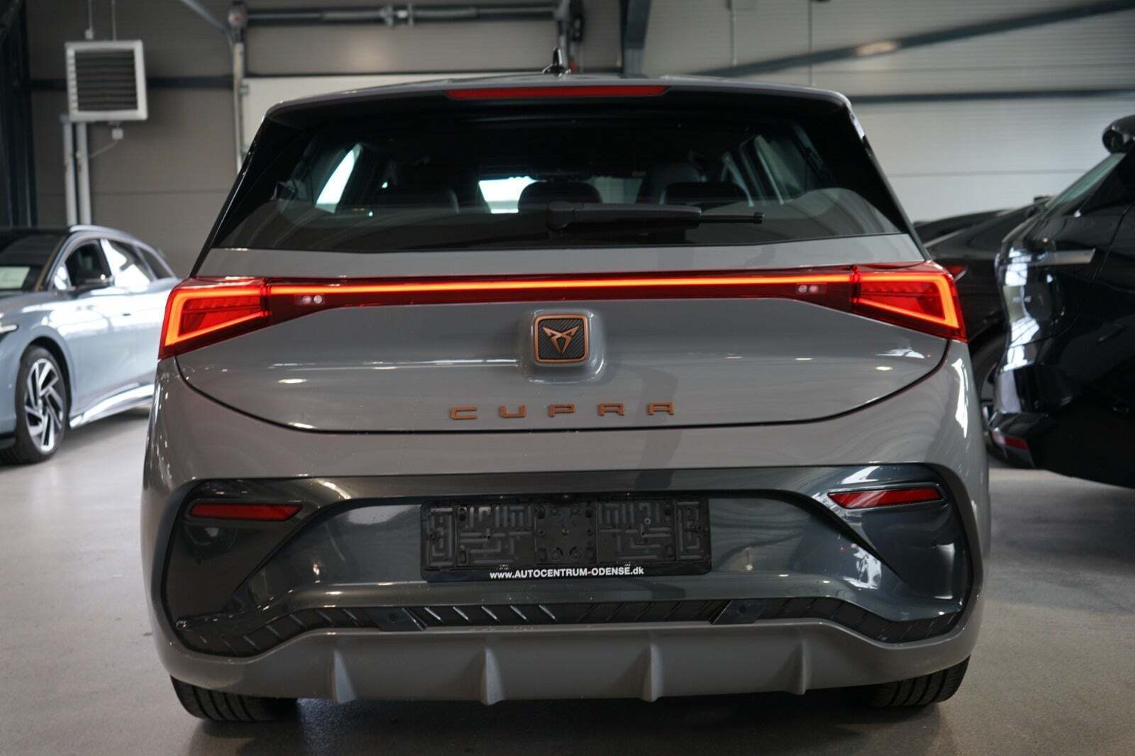 Grå Cupra Born fra 2024