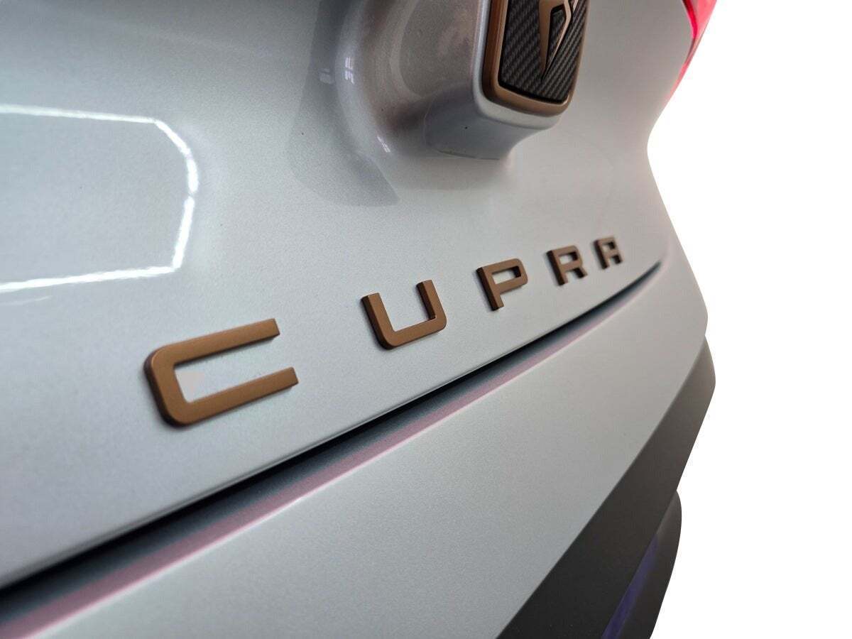 Sølv Cupra Born fra 2022