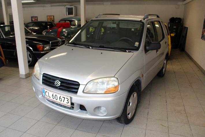 Sølv Suzuki Ignis fra 2002