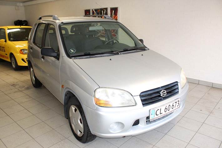 Sølv Suzuki Ignis fra 2002
