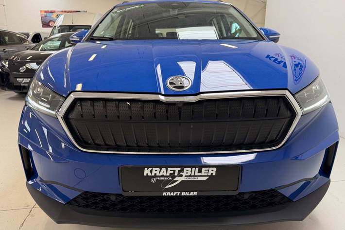 Blå Skoda Enyaq fra 2023