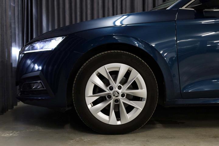 Blå Skoda Octavia fra 2021