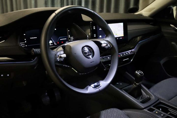 Blå Skoda Octavia fra 2021