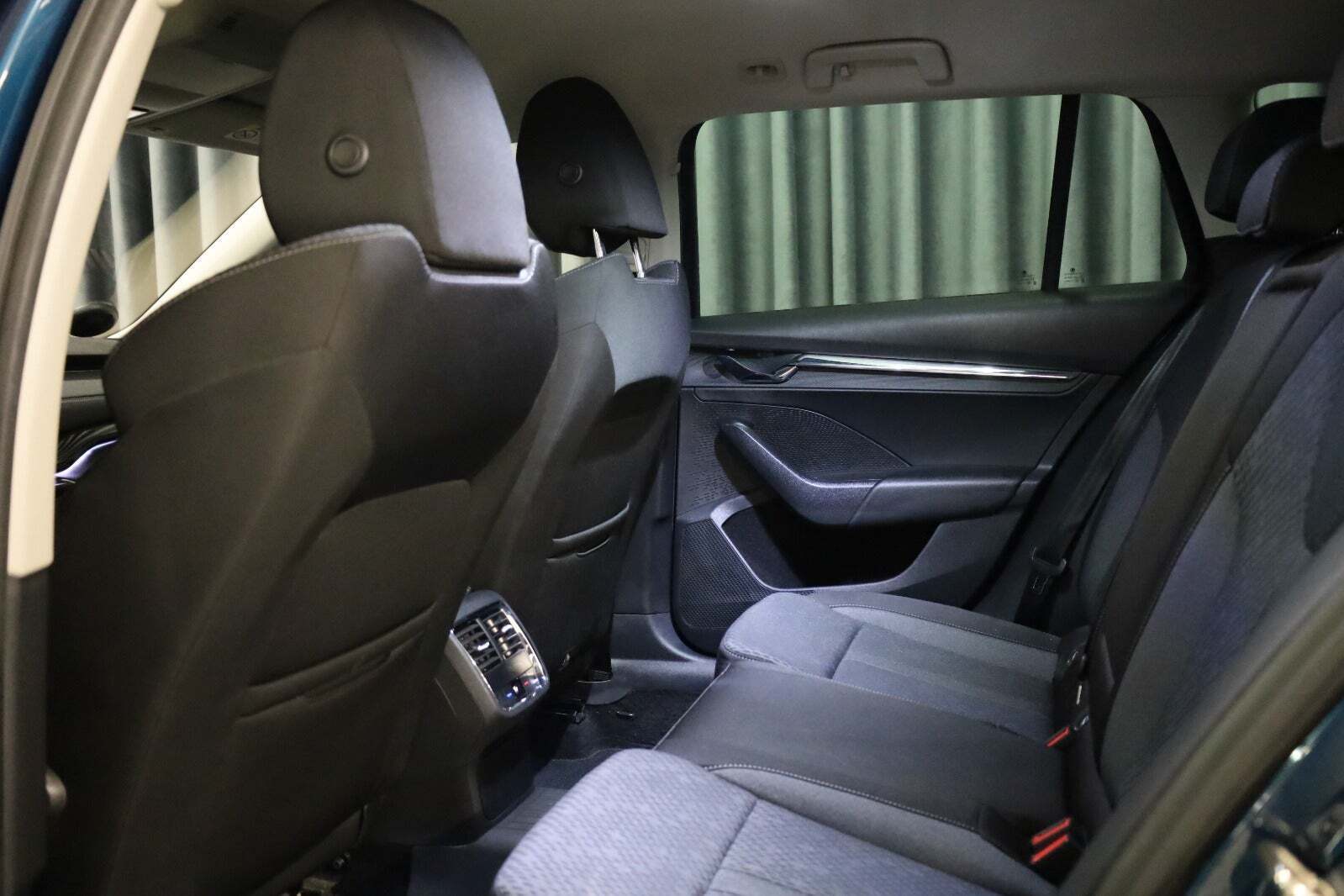 Blå Skoda Octavia fra 2021