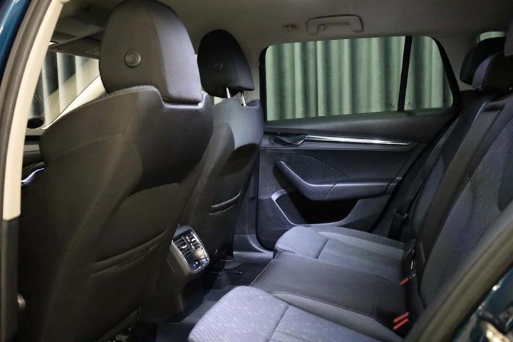 Blå Skoda Octavia fra 2021