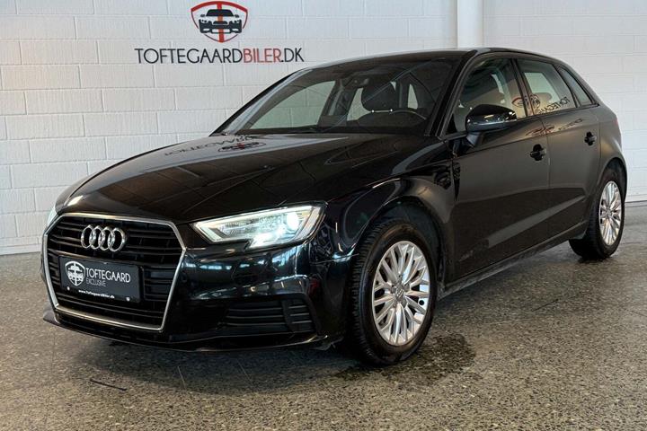 Sort Audi A3 fra 2016 set udefra