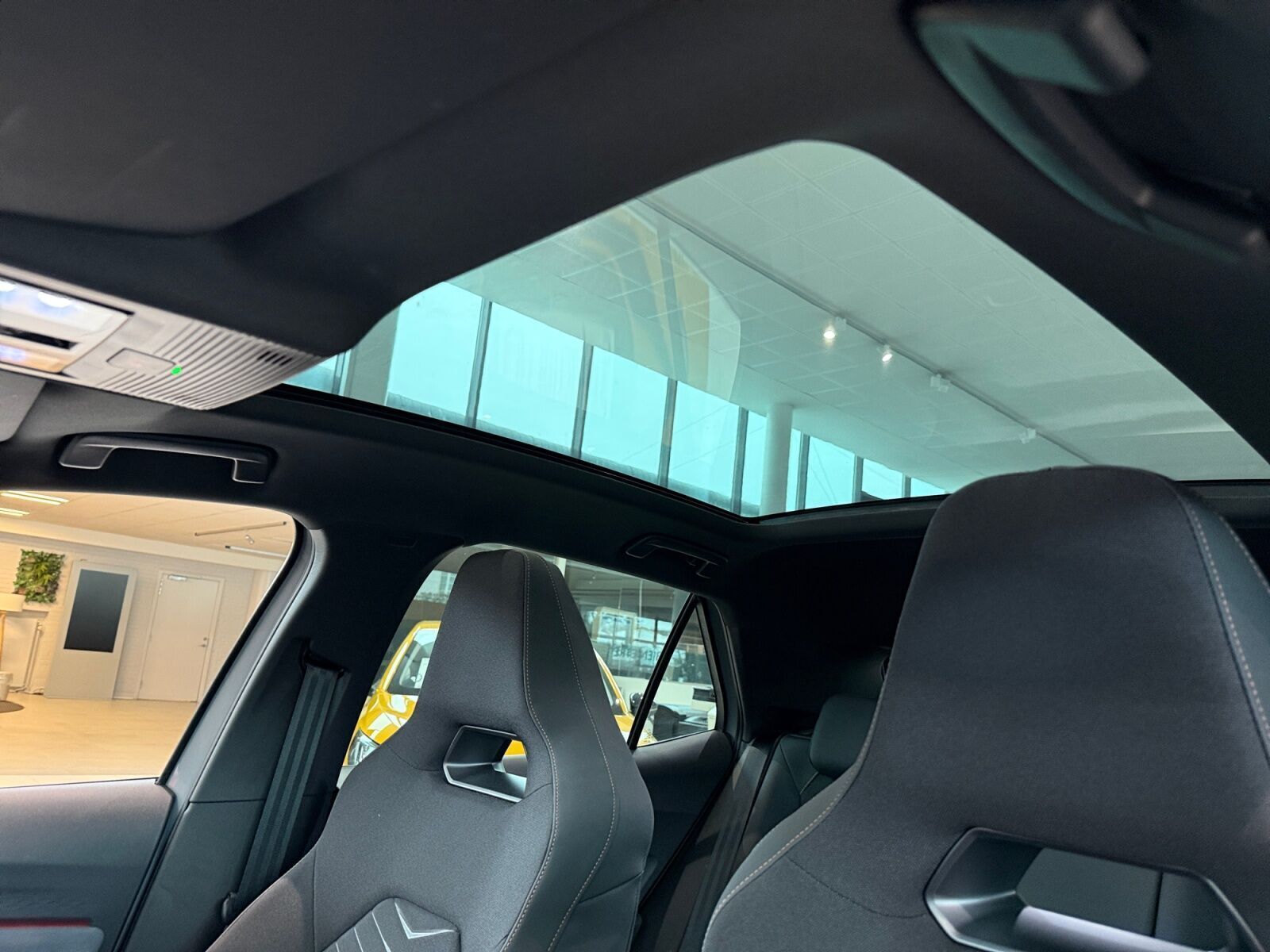 Grå Cupra Born fra 2023