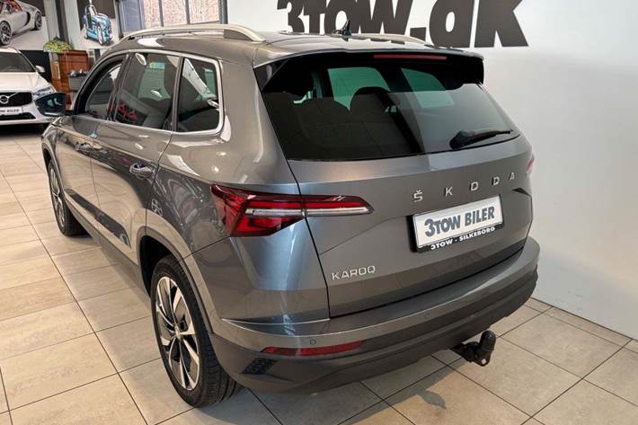 Grå Skoda Karoq fra 2022