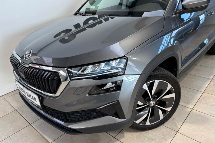 Grå Skoda Karoq fra 2022
