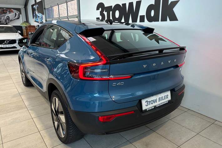 Blå Volvo C40 fra 2024
