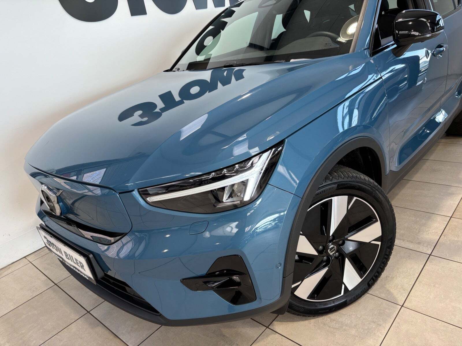 Blå Volvo C40 fra 2024