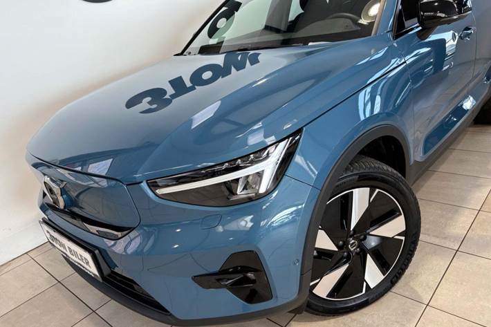 Blå Volvo C40 fra 2024