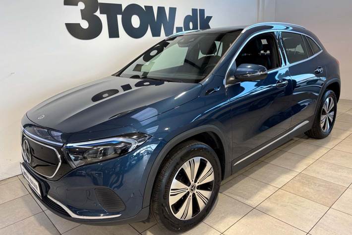 Blå Mercedes EQA300 fra 2023