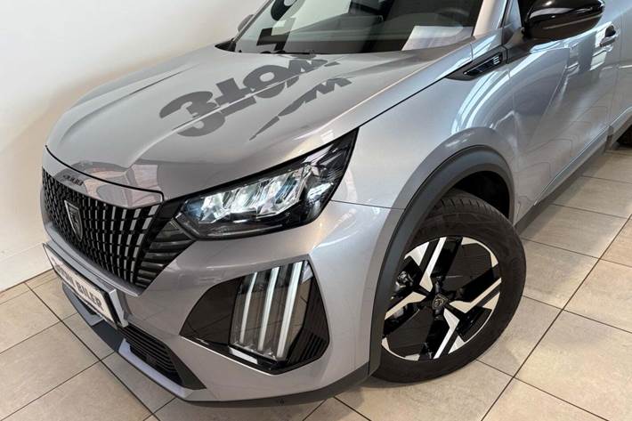 Sølv Peugeot e-2008 fra 2025