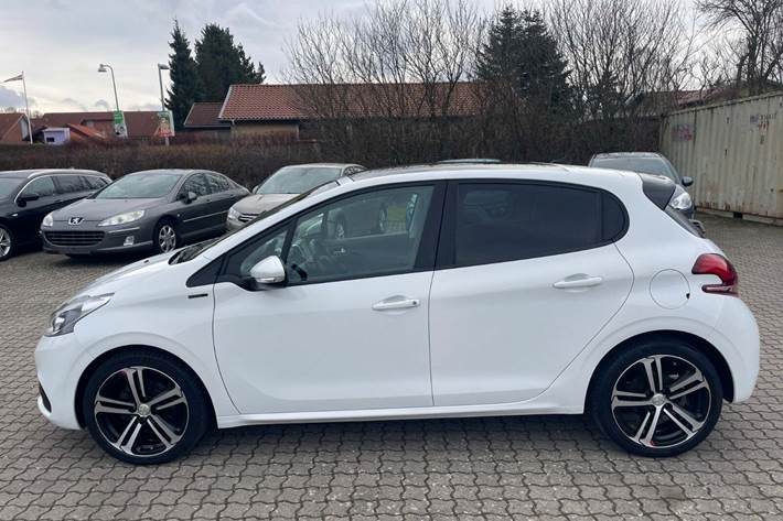 Hvid Peugeot 208 fra 2019