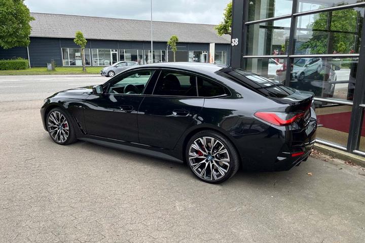 Sort BMW i4 fra 2024