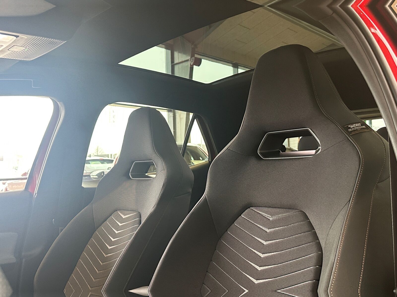 Rød Cupra Born fra 2023