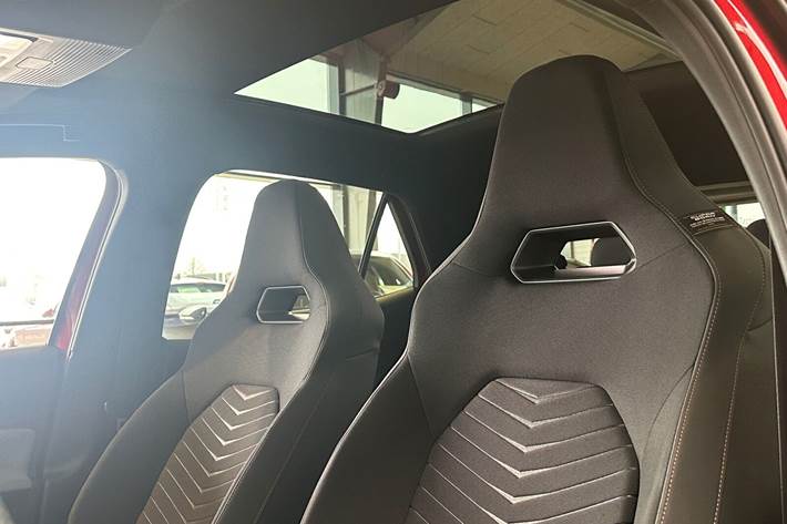 Rød Cupra Born fra 2023