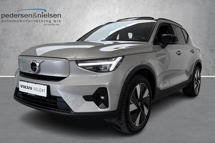 Sølv Volvo XC40 fra 2023