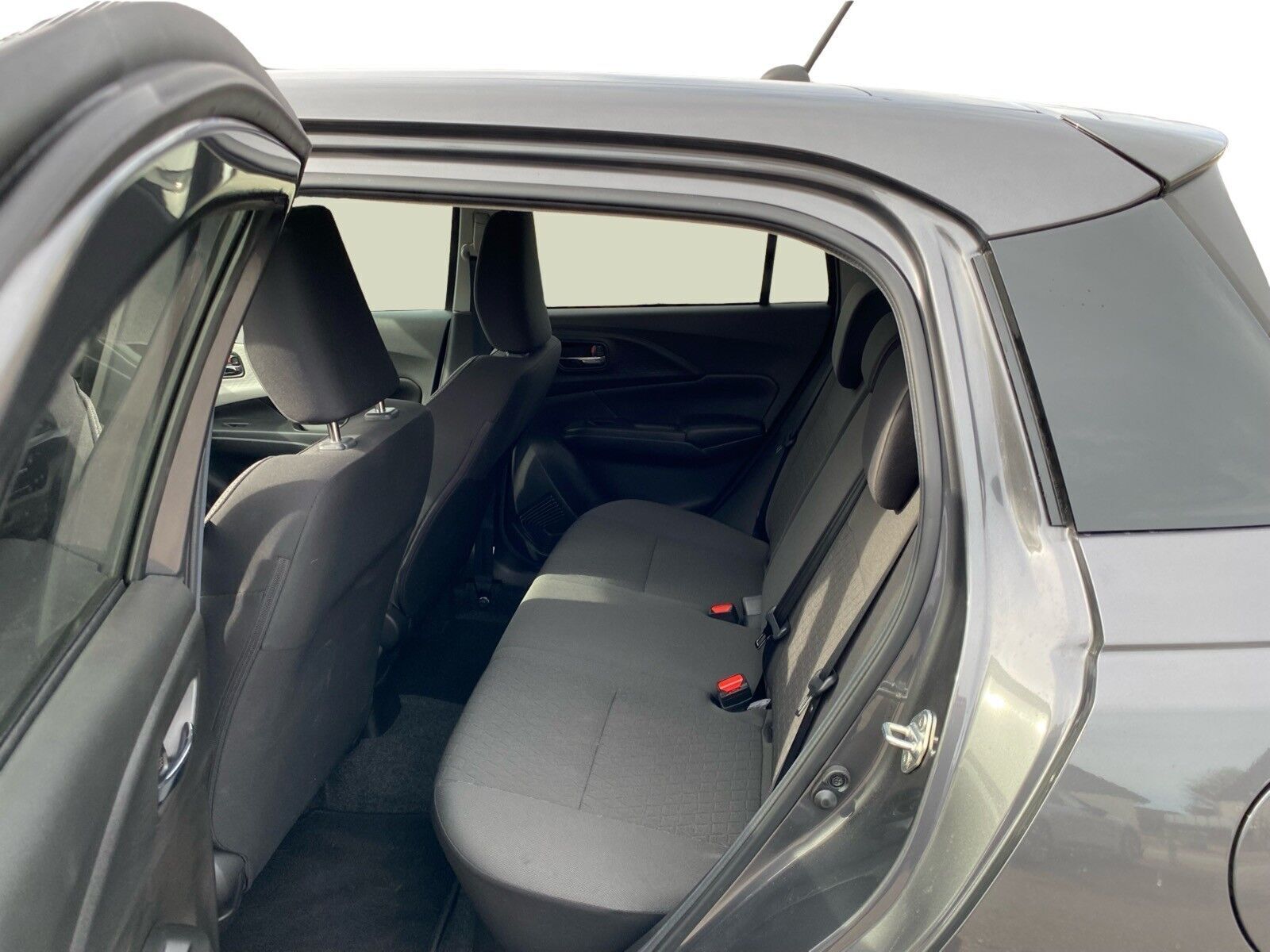 Grå Suzuki Swift fra 2025