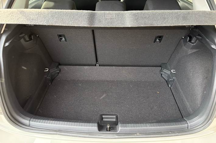 Grå VW Polo fra 2022