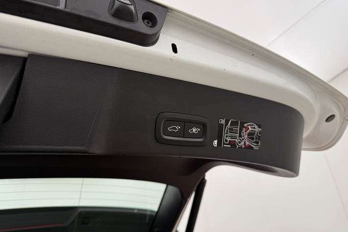 Hvid Volvo XC40 fra 2020