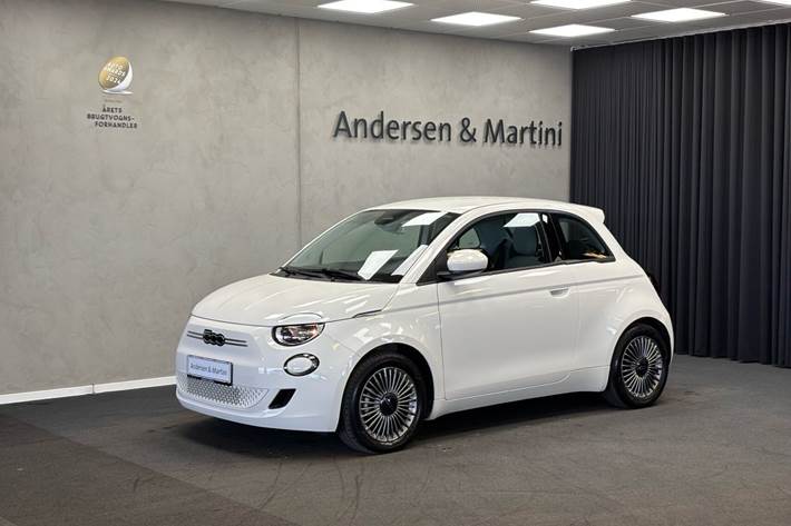 Hvid Fiat 500e fra 2023