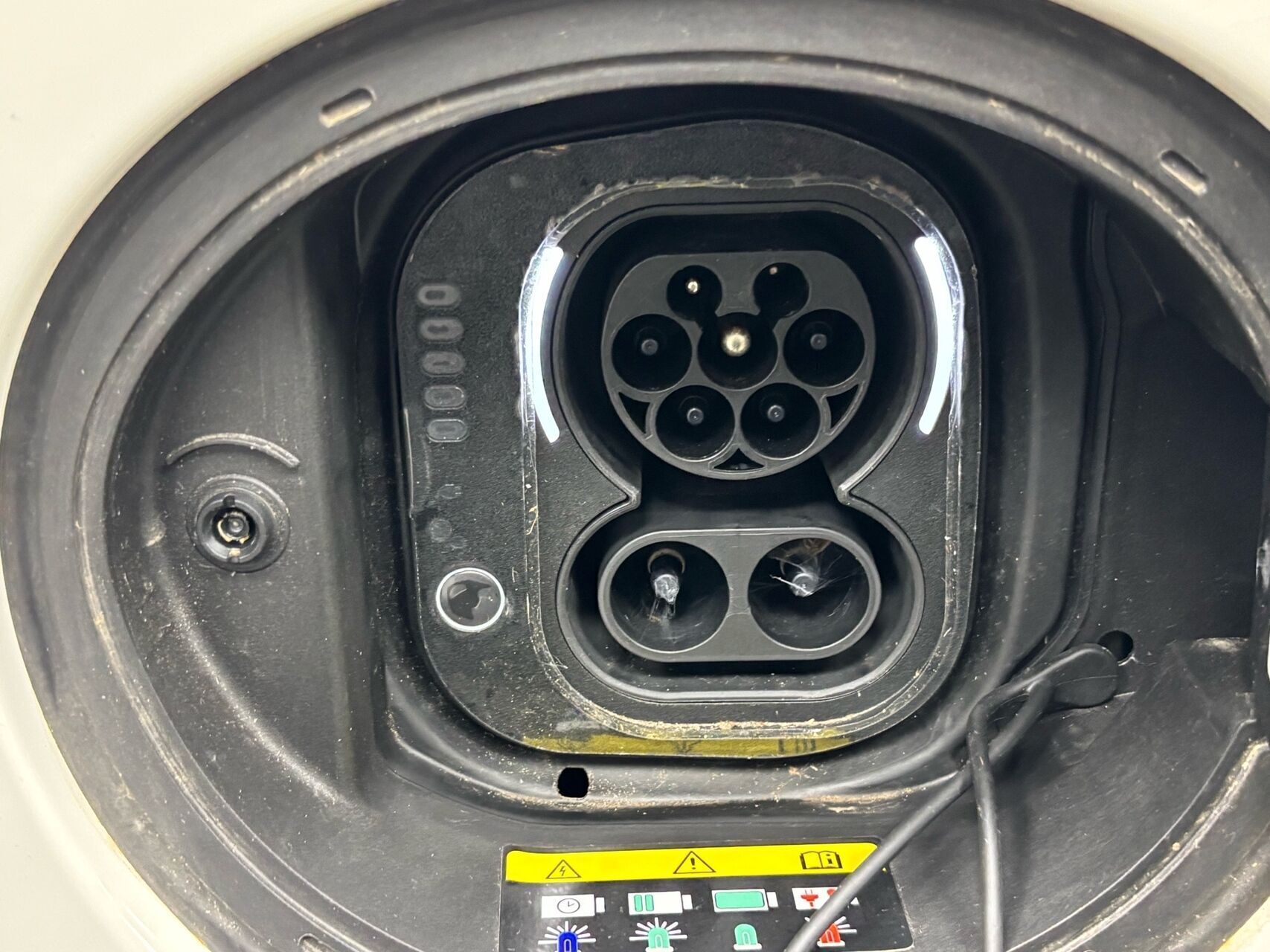 Hvid Fiat 500e fra 2023