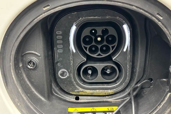 Hvid Fiat 500e fra 2023