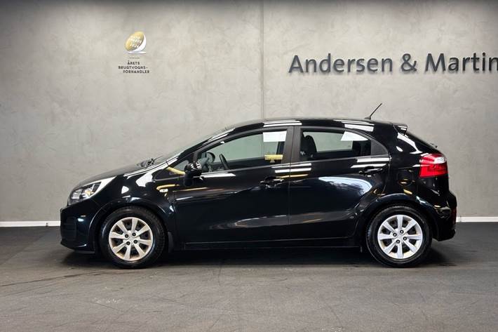 Sort Kia Rio fra 2016