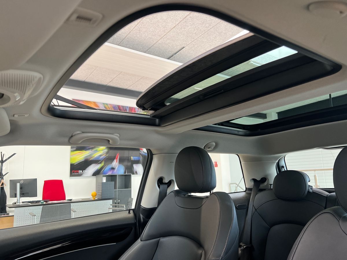 Hvid Mini Cooper fra 2022