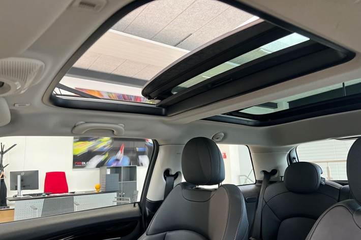 Hvid Mini Cooper fra 2022