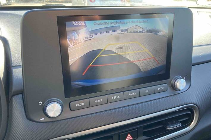 Blå Hyundai Kona fra 2022