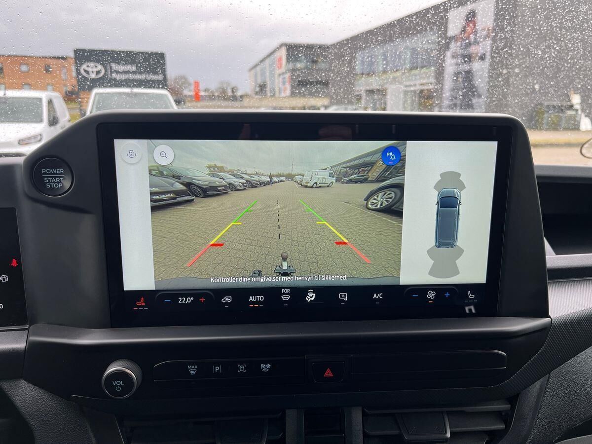 Hvid Ford Transit Custom fra 2024