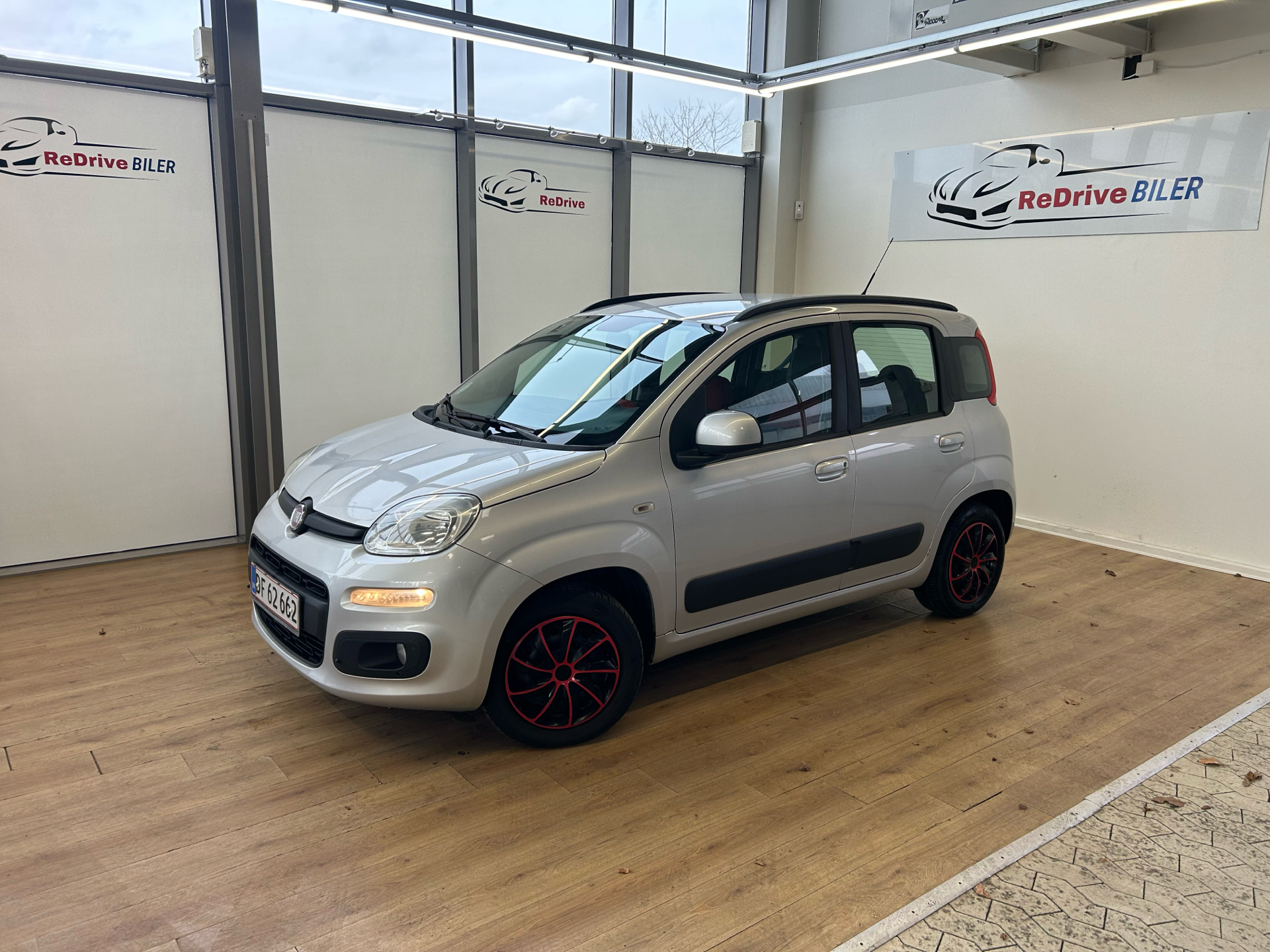 Sølv Fiat Panda fra 2012