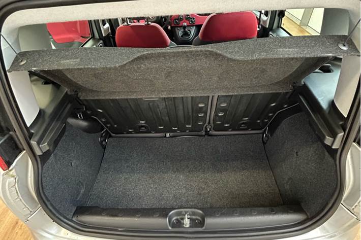 Sølv Fiat Panda fra 2012