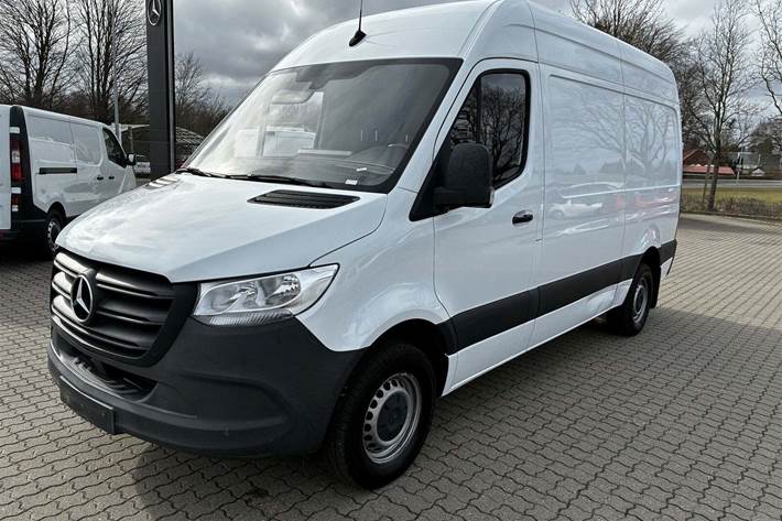 Hvid Mercedes Sprinter 317 fra 2021