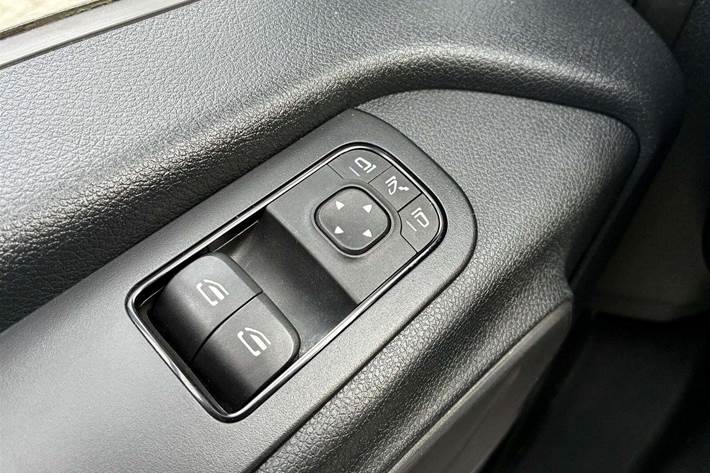 Hvid Mercedes Sprinter 317 fra 2021