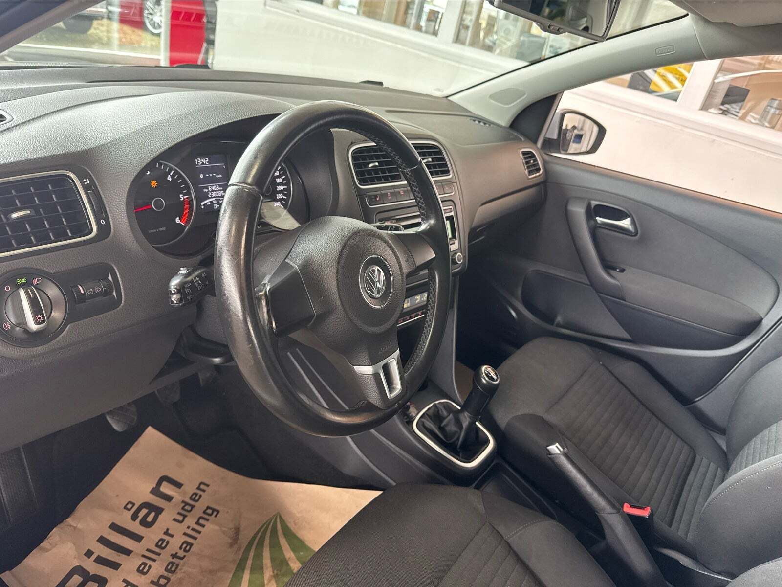 Sølv VW Polo fra 2012