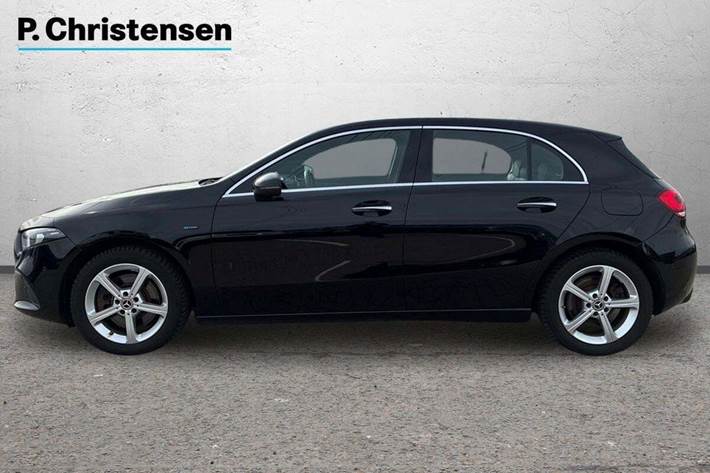 Sort Mercedes A250 e fra 2020