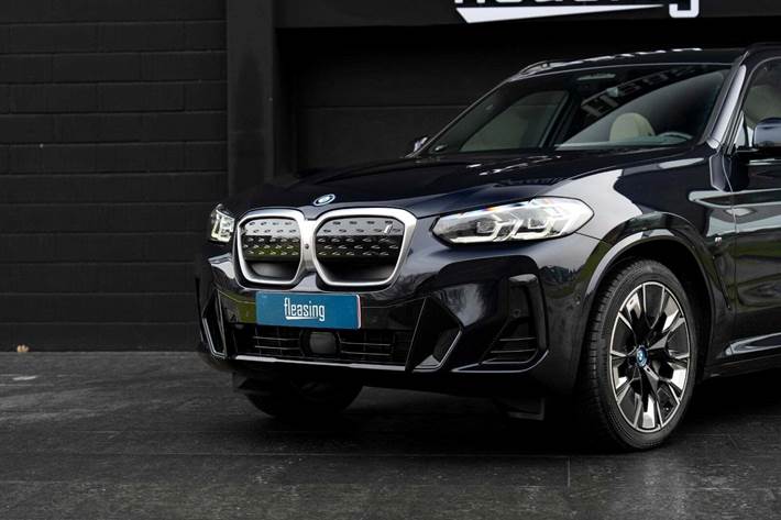 Sort BMW iX3 fra 2022