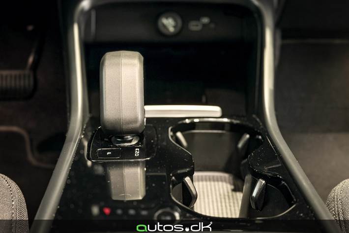 Sølv Volvo XC40 fra 2023