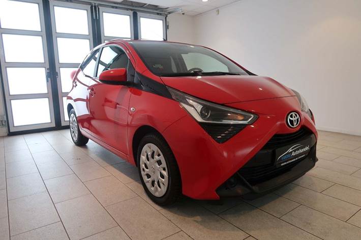 Rød Toyota Aygo fra 2019