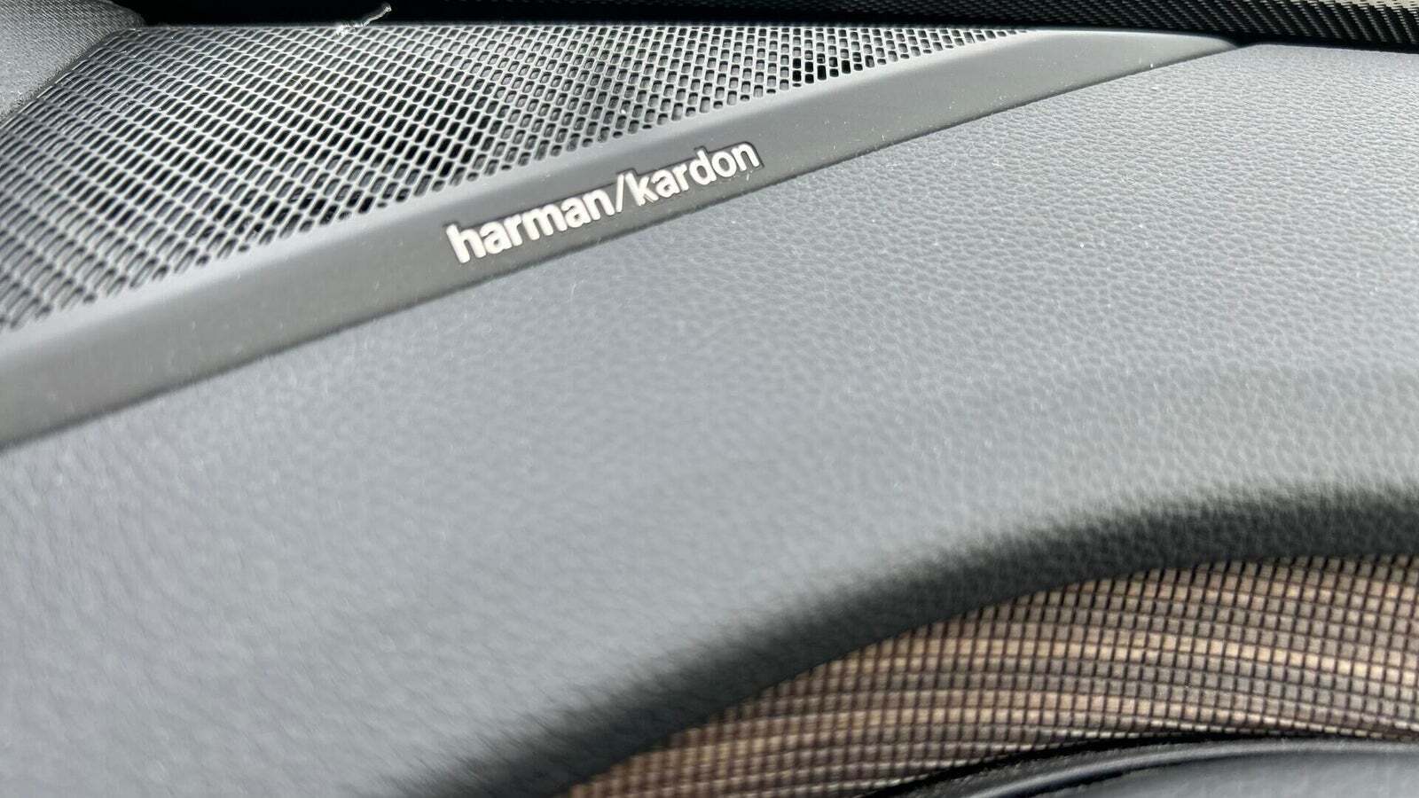 Blå Renault Megane E-Tech fra 2024