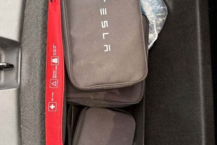 Sort Tesla Model Y fra 2022