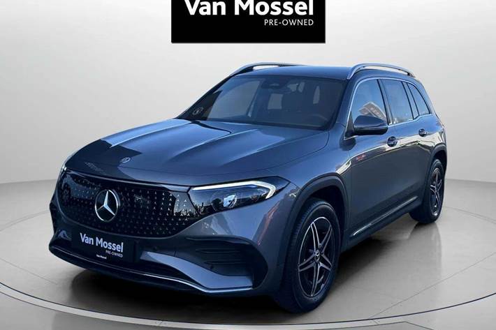 Grå Mercedes EQB250+ fra 2025 set udefra