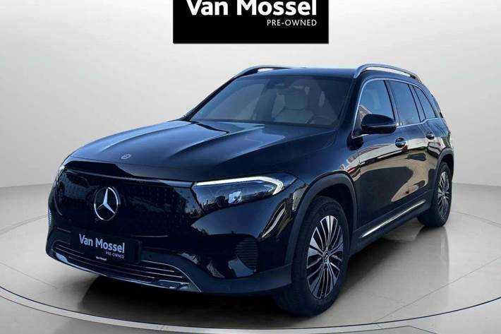 Sort Mercedes EQB250+ fra 2024 set udefra